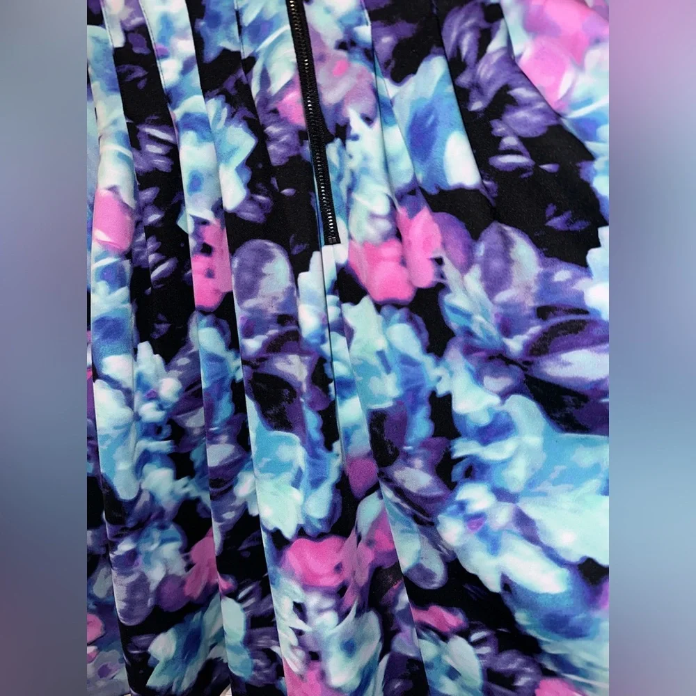 Vince Camuto Floral Scuba Watercolor Dress - Fit & Flare with Pockets - Picture 6 of 10